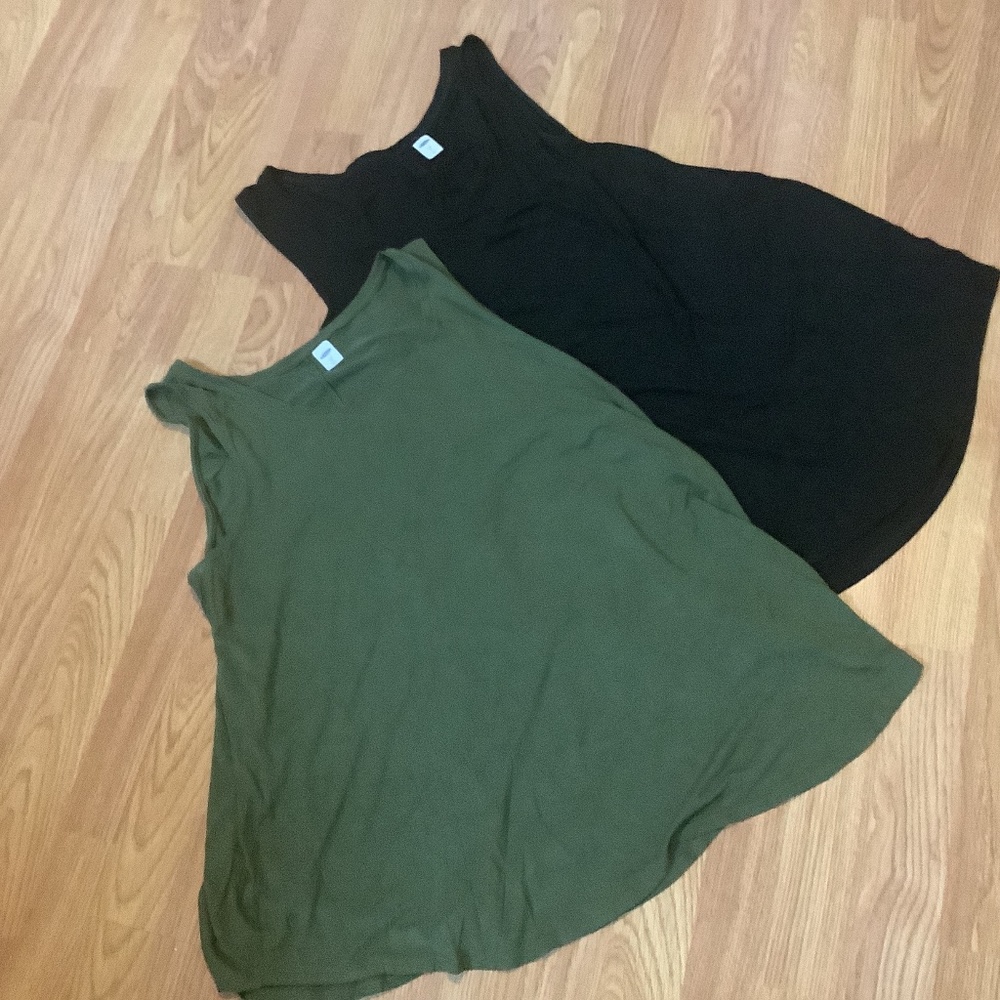 2 old navy luxe tanks size xl